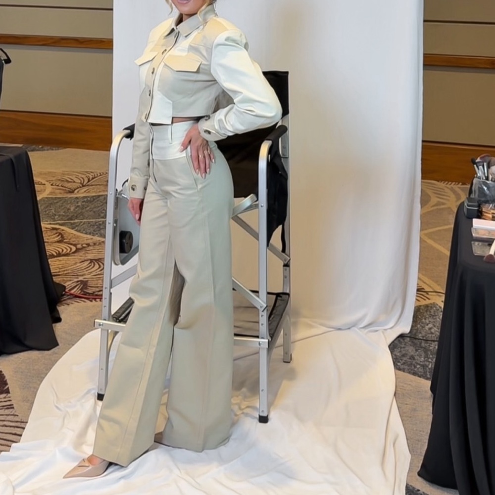 Camila Coelho Araceli Cropped Jacket and Pant - Picture 7 of 9